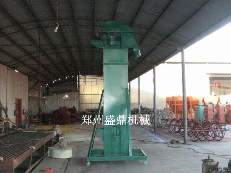 移動(dòng)式畚斗提升機(jī)